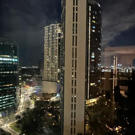 Spacious Bgc 2 Bedroom With A View Manila Esterno foto